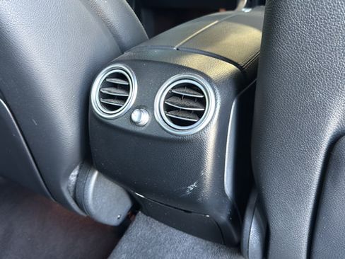 Used 2022 Mercedes-Benz GLC 300 4MATIC image 26