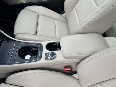 Used 2018 Mercedes-Benz CLA 250 image 30