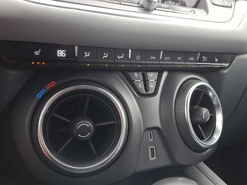 Used 2020 Chevrolet Blazer LT FWD image 15