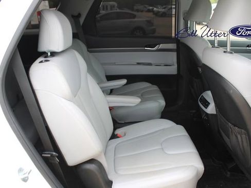 Used 2022 Hyundai Palisade SEL w/ Premium Package FWD image 12