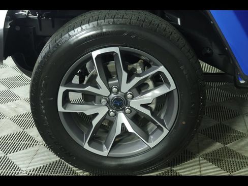 Used 2024 Jeep Wrangler Unlimited w/ Convenience Group AWD/4WD image 15