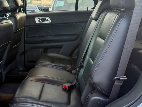Used 2013 Ford Explorer XLT image 10