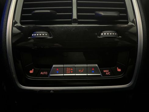 Used 2024 BMW X7 xDrive40i w/ Executive Package image 22