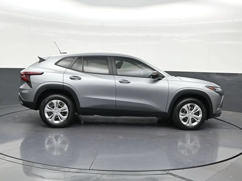 Used 2024 Chevrolet Trax LS FWD image 7