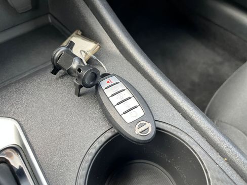 Used 2025 Nissan Altima 2.5 SV FWD image 21