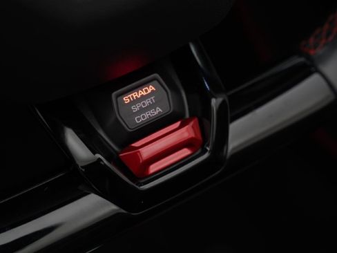 Used 2021 Lamborghini Huracan EVO RWD image 26