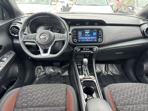 Used 2023 Nissan Kicks SR image 8