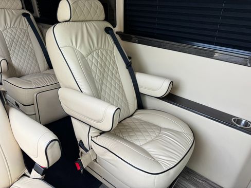 Used 2022 Mercedes-Benz Sprinter 3500 image 60