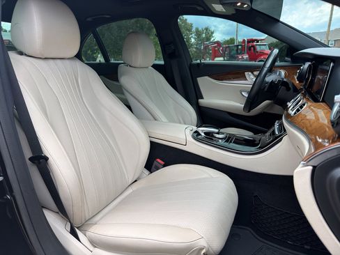 Used 2018 Mercedes-Benz E 300 image 21
