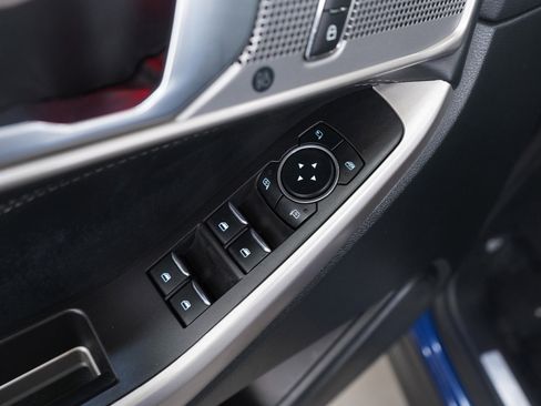 Used 2023 Ford Explorer Limited image 24