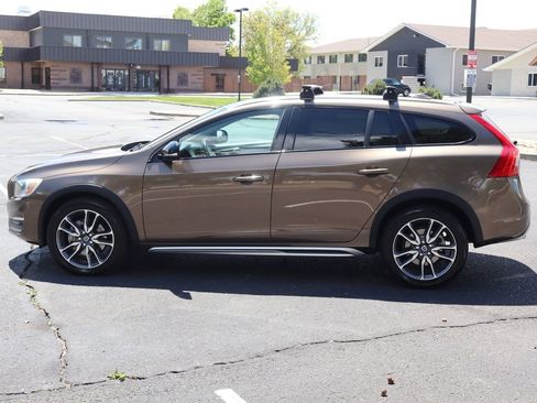 Used 2015 Volvo V60 T5 Cross Country w/ Protection Package AWD/4WD image 9