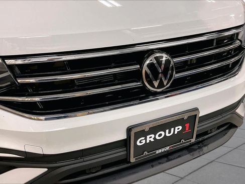 Used 2022 Volkswagen Tiguan SE AWD/4WD image 29