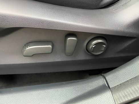 Used 2025 Subaru Outback Premium AWD/4WD image 20