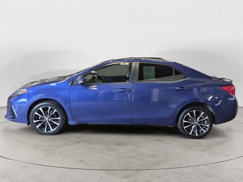 Used 2018 Toyota Corolla SE w/ SE Premium Package FWD image 8