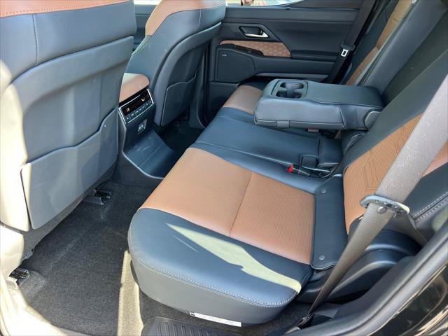 Certified 2026 Lexus GX 550 w/ Cold Area Package AWD/4WD image 20