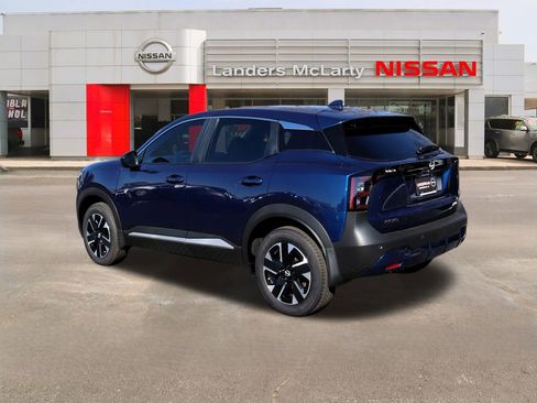 New 2025 Nissan Kicks SV image 5