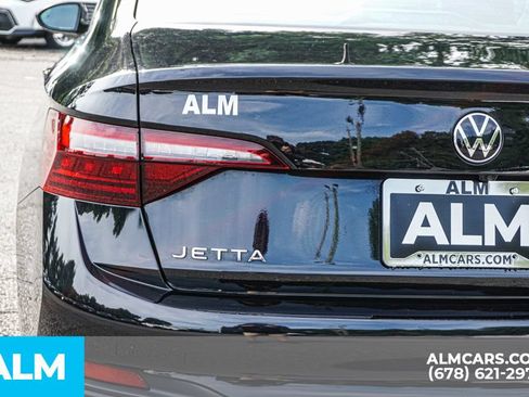 Used 2024 Volkswagen Jetta SE FWD image 12