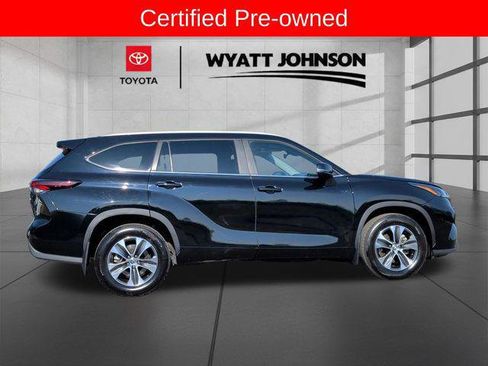 Certified 2025 Toyota Highlander XLE AWD/4WD image 6