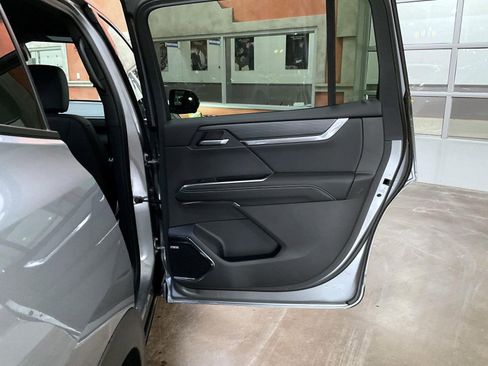 New 2026 GMC Acadia Elevation w/ Elevation Premium Package image 17