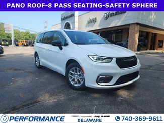 New 2026 Chrysler Pacifica Select image 1