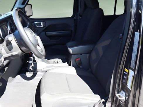 Used 2021 Jeep Gladiator Willys image 13