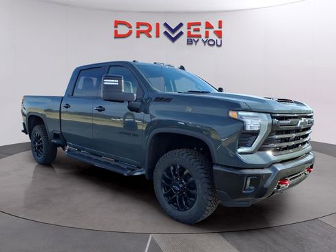 Used 2026 Chevrolet Silverado 2500 LTZ w/ Trail Boss Package AWD/4WD image 7