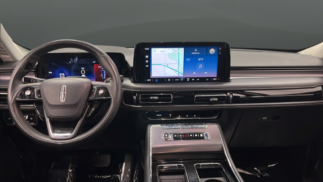 Used 2025 Lincoln Aviator AWD image 10