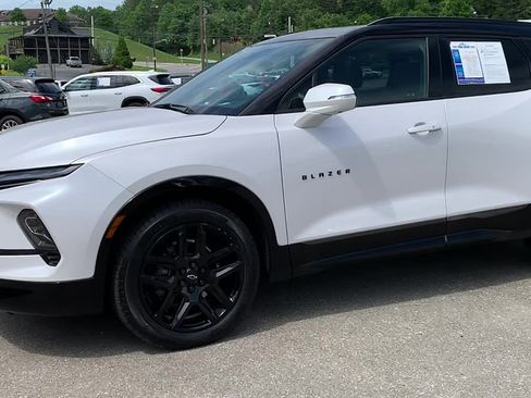 Used 2024 Chevrolet Blazer RS w/ Driver Confidence II Package FWD image 9