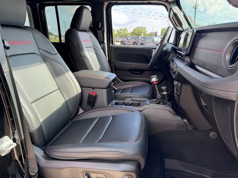 Used 2024 Jeep Wrangler Unlimited Rubicon AWD/4WD image 22