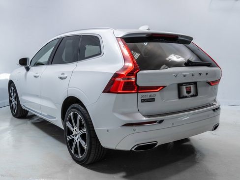 Used 2021 Volvo XC60 T8 Inscription w/ Advanced Package image 3