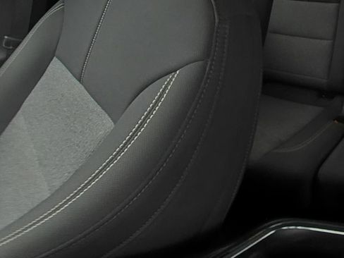 Used 2025 GMC Acadia Elevation FWD image 12