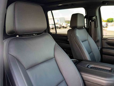 Certified 2024 Chevrolet Suburban Z71 w/ Luxury Package AWD/4WD image 28