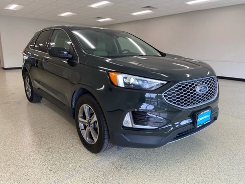 Used 2024 Ford Edge SEL w/ Convenience Package image 5
