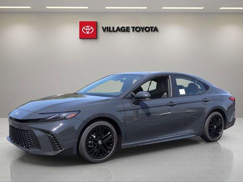 New 2026 Toyota Camry SE FWD image 1