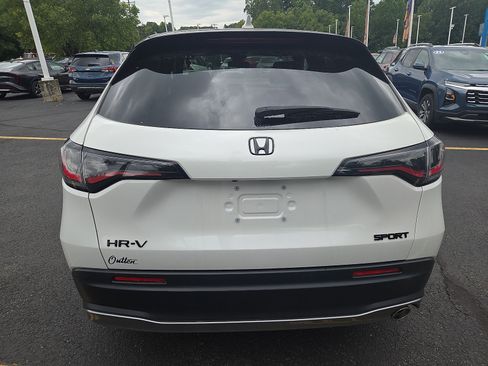 Used 2025 Honda HR-V Sport image 5