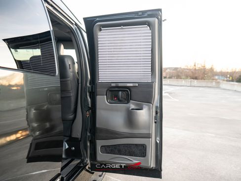 Used 2017 Chevrolet Express 2500 image 41