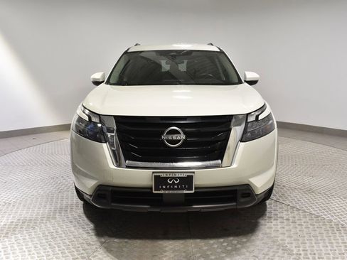 Used 2023 Nissan Pathfinder SV image 8