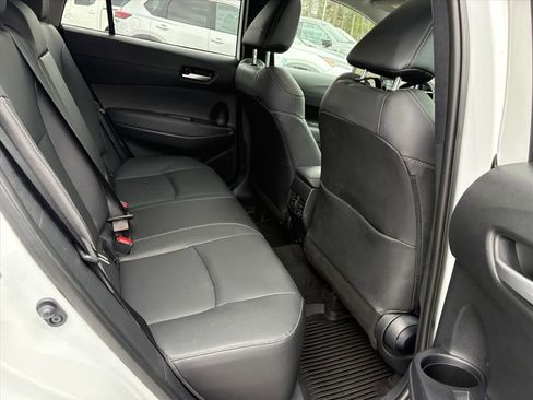 Used 2023 Toyota Corolla Cross XLE w/ Convenience Package AWD/4WD image 18