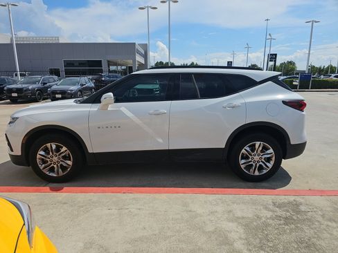 Used 2020 Chevrolet Blazer LT FWD image 2