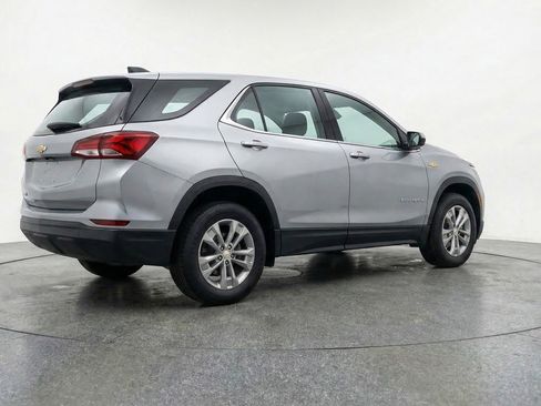 Used 2025 Chevrolet Equinox LT image 9