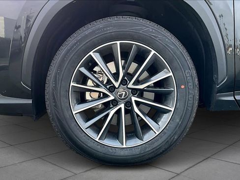 Used 2024 Lexus NX 250 FWD image 11