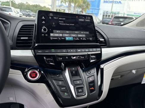 New 2026 Honda Odyssey Touring image 27