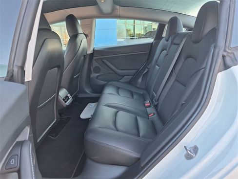 Used 2023 Tesla Model 3 Standard Range image 23