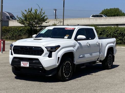 Certified 2026 Toyota Tacoma TRD Sport w/ TRD Sport Upgrade Package AWD/4WD image 39