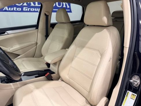 Used 2019 Volkswagen Passat 2.0T Wolfsburg w/ Wheels & Sunroof Package FWD image 27
