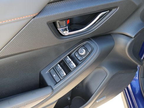 Used 2025 Subaru Crosstrek 2.5i Limited w/ Crosstrek Mirror Package image 13