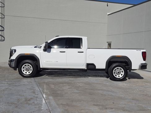 Used 2024 GMC Sierra 2500 Pro w/ Convenience Package image 5