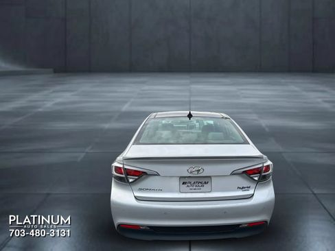 Used 2016 Hyundai Sonata Limited w/ Option Group 02 FWD image 7