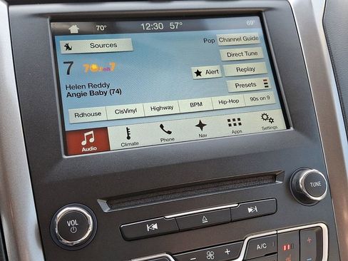 Certified 2017 Ford Fusion SE w/ Fusion SE Technology Package image 18