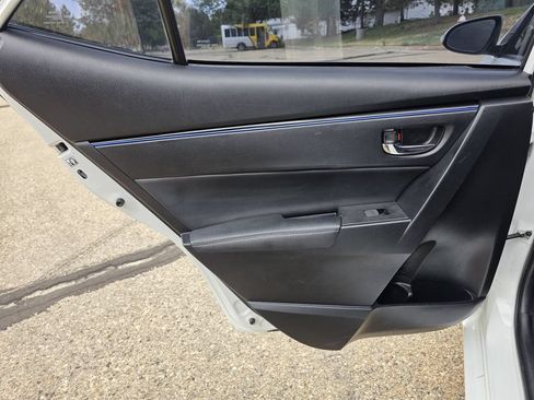 Used 2017 Toyota Corolla SE w/ Carpet Mat Package (TMS) FWD image 14